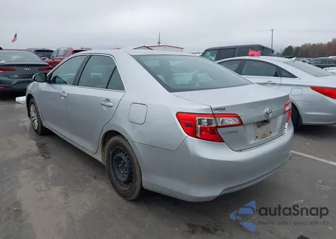 2013 Toyota Camry Le z USA, uszkodzony, nr VIN 4T1BF1FK3DU276432